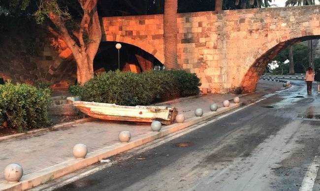 Τραγωδία στην Κω από τον ισχυρό σεισμό των 6,7 Ρίχτερ: Βγήκαν οι βάρκες στη στεριά – Δημιουργήθηκε τσουνάμι